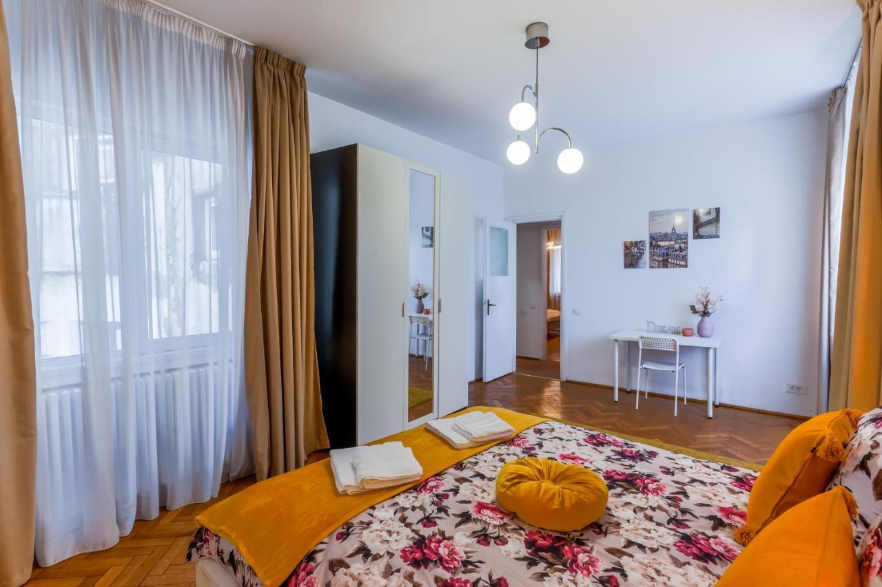Ultracentral Golden Gatehouse 3 Bdrm ブカレスト エクステリア 写真