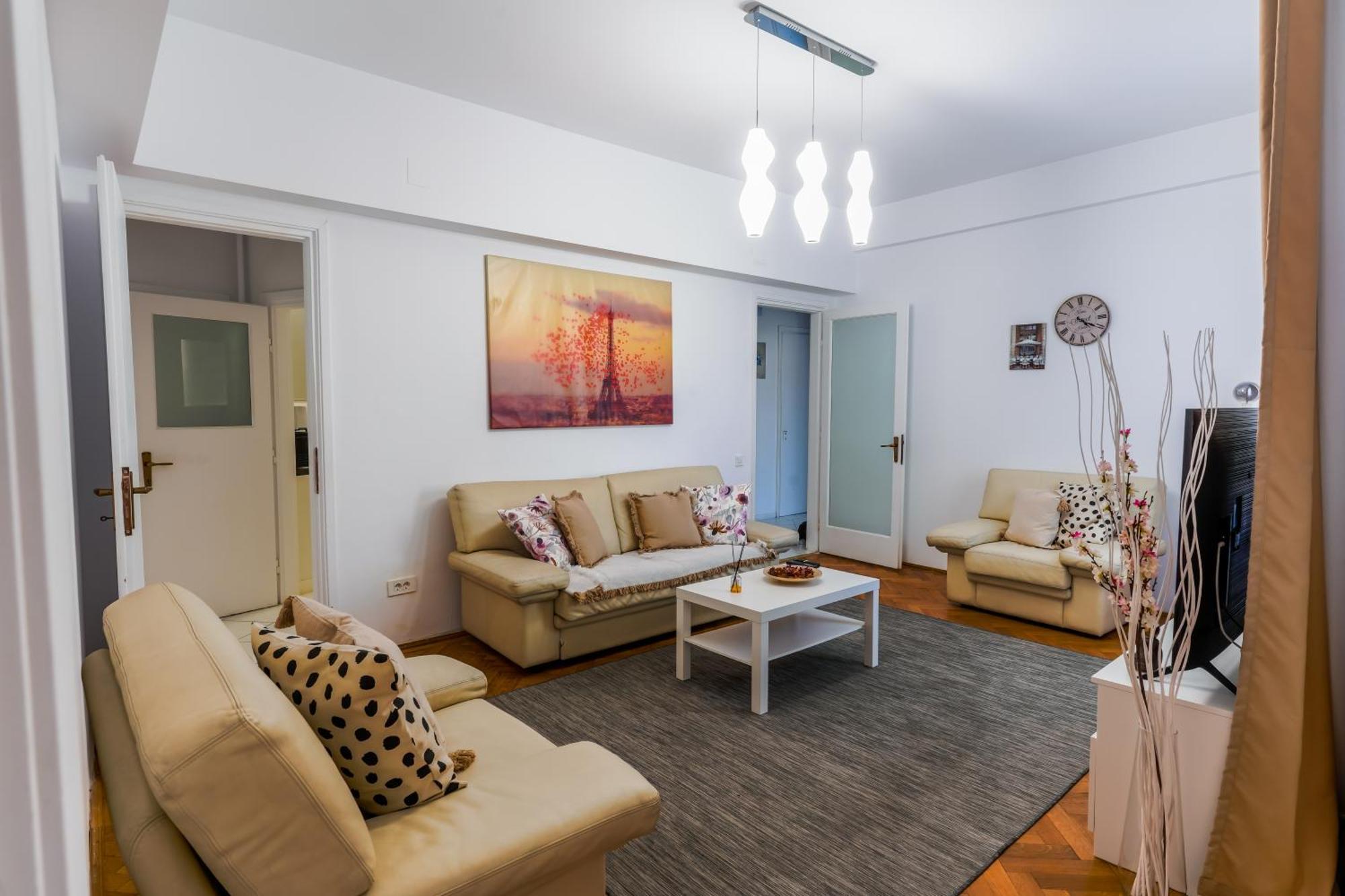 Ultracentral Golden Gatehouse 3 Bdrm ブカレスト エクステリア 写真